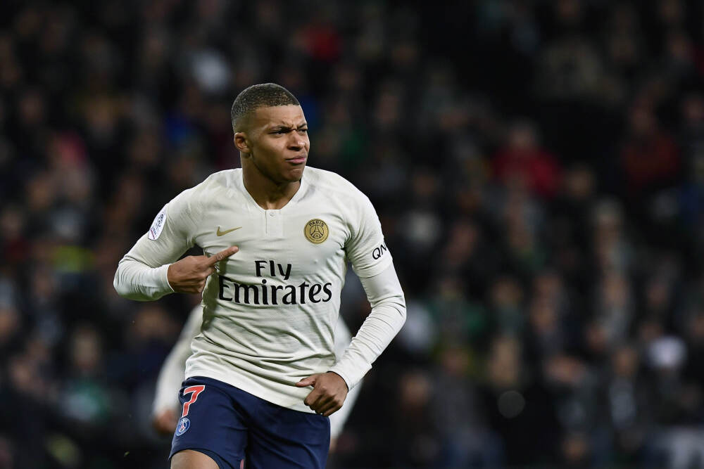 黑与蓝经典配色，简约风穿搭范本，轻松穿出日常高级感